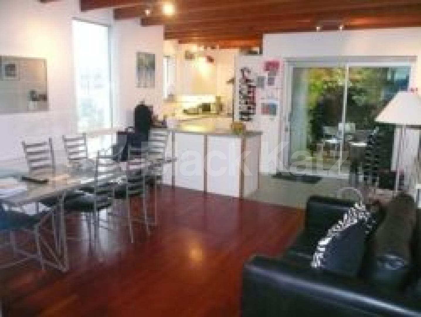 			AMAZING!!!, 2 Bedroom, 1 bath, 1 reception Flat			 Tile Kiln Lane, HIGHGATE N6